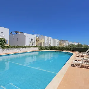 https://apt-a67-pinheiros-da-meia-praia-in.hotelaalgarve.com